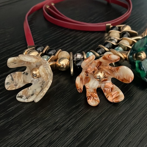 Zara Flower Necklace - Picture 2 of 10